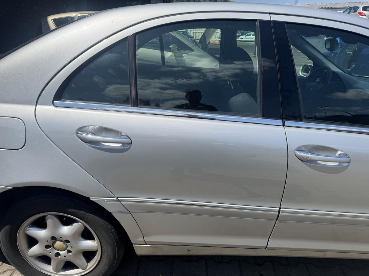 Mercedes C Klasse W203 original T&uuml;r hinten rechts 744 Brillantsilber Limousine Rohbau Bj.2001